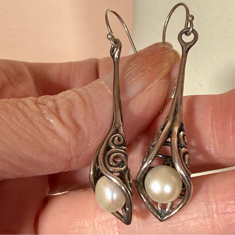 Noa Zuman Israel Sterling silver Filagree Cala Lilly real pearl drop earrings - Picture 4 of 17